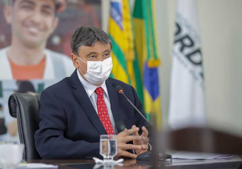 Em novo decreto, governador autoriza eventos com até 200 pessoas