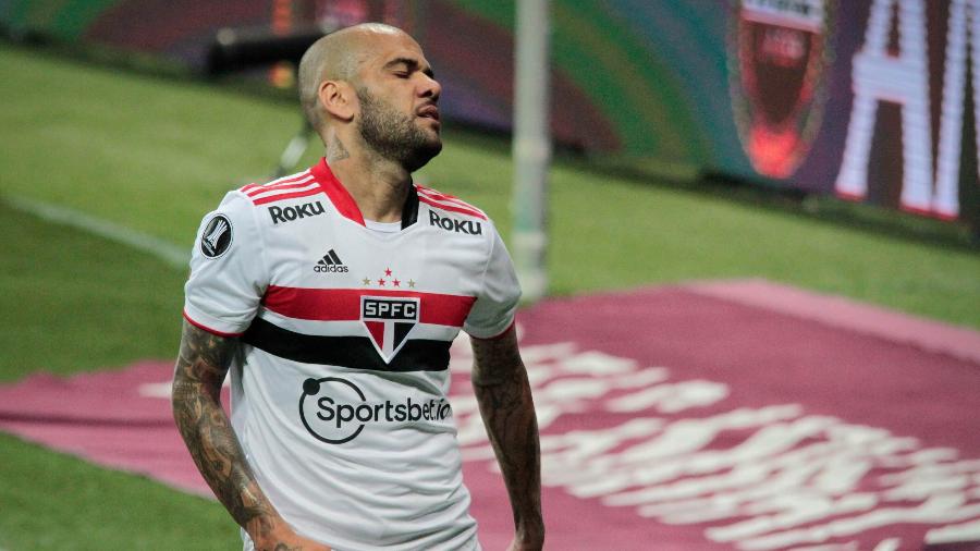 Daniel Alves deixou o São Paulo pouco mais de dois anos após contratação | Imagem: VINICIUS NUNES/AGÊNCIA F8/ESTADÃO CONTEÚDO