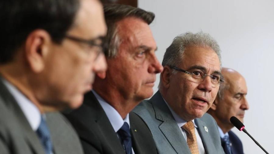 Bolsonaro e Queiroga participam de audiência com o presidente da Pfizer da América Latina, Carlos Murill | Imagem: Isac Nóbrega / PR