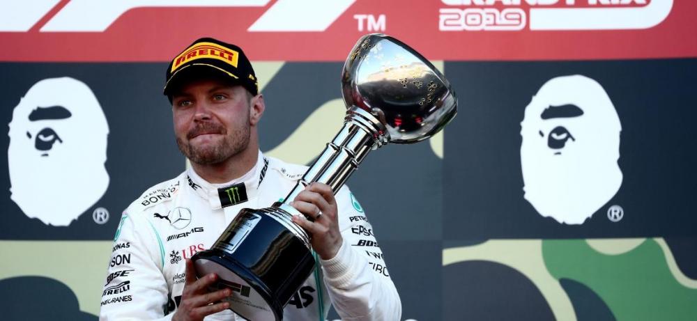 Bottas larga bem, vence no Japão e dá título de construtores à Mercedes 