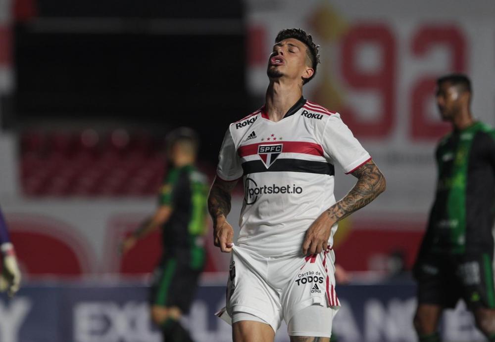 Rigoni lamenta chance perdida pelo São Paulo contra o América-MG — Foto: Rubens Chiri / saopaulofc