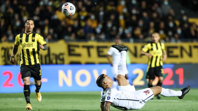 Registro de Peñarol 1x2 Athletico, pela semifinal da Sul-Americana (Foto: Staff Images/Conmebol)