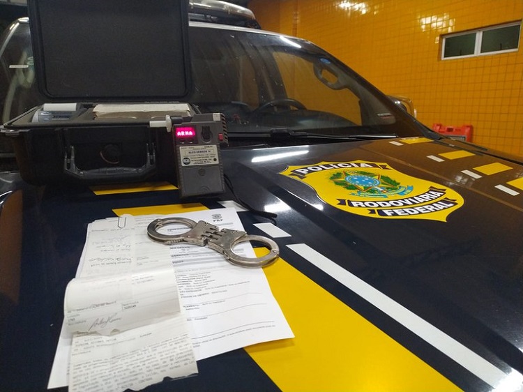 PRF prende homem com indice de embriaguez 21 vezes maior que o permitido