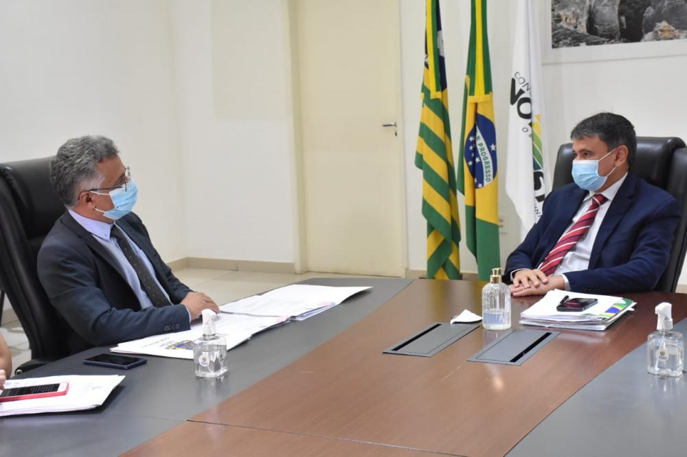 Reunião do reitor com o Governador sobre melhorias para a Uespi