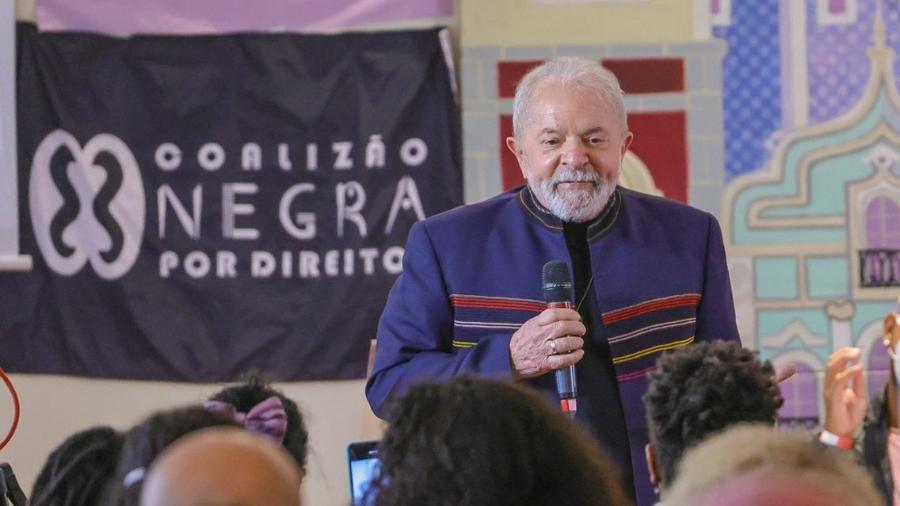 O ex-presidente Luiz Inácio Lula da Silva em reunião com a Coalizão Negra por Direitos, que reúne mais de 170 entidades dos movimentos negros | Imagem: Reprodução/Twitter/Douglas Belchior