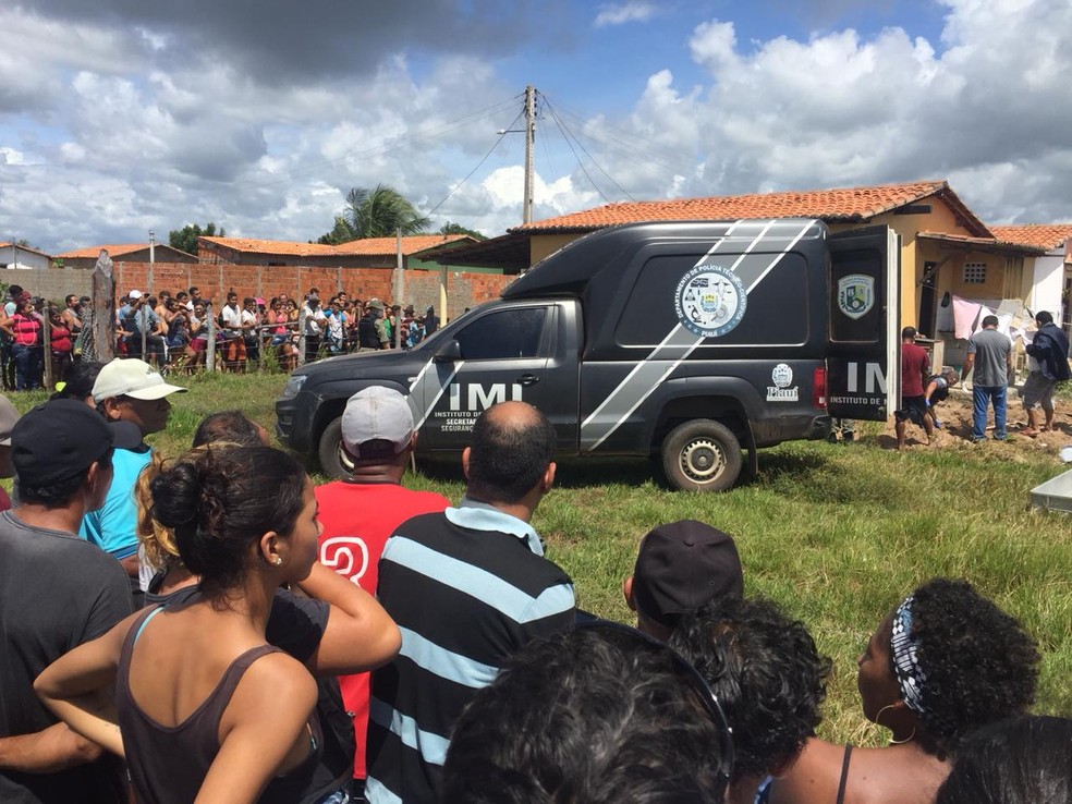 Homem é condenado a 32 anos de reclusão por matar esposa e enterrar no quintal de casa