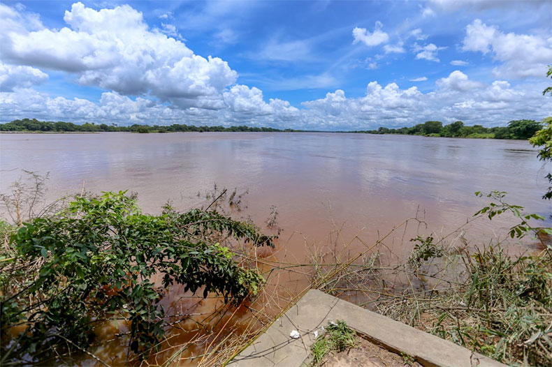 Canoa vira e cinco pessoas desaparecem no rio Parnaíba; Corpo de Bombeiros faz buscas