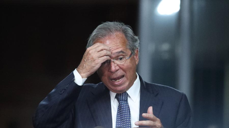 Paulo Guedes, ministro da Economia, durante entrevista coletiva em frente ao ministério, em Brasília | Imagem: Gabriela Biló/Estadão Conteúdo