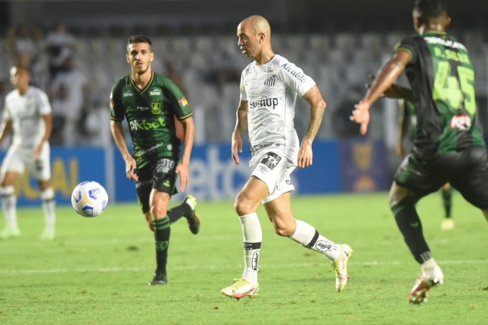 Diego Tardelli até tentou, mas pouco fez em Santos x América-MG — Foto: Ivan Storti/Santos FC