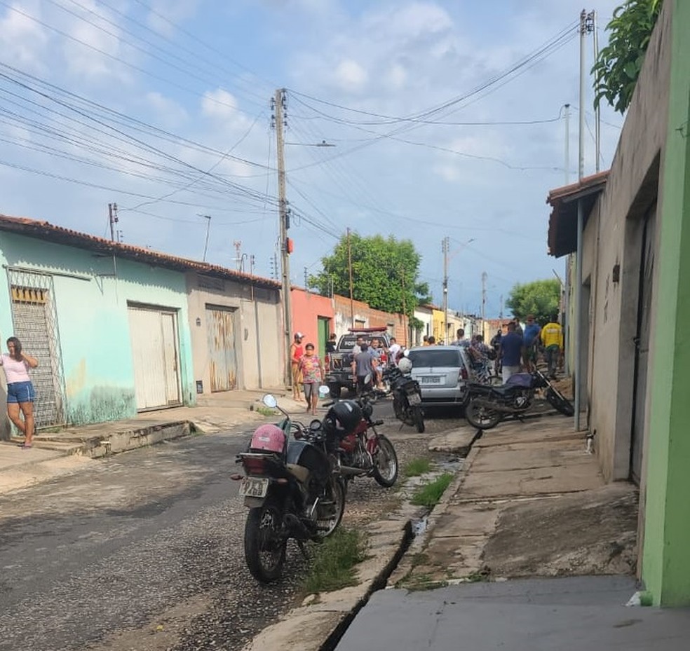 Um homem é morto e quatro pessoas são baleadas em bar da Zona Norte de Teresina