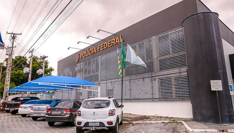 PF realiza operação contra fraudes previdenciárias e prende três advogados