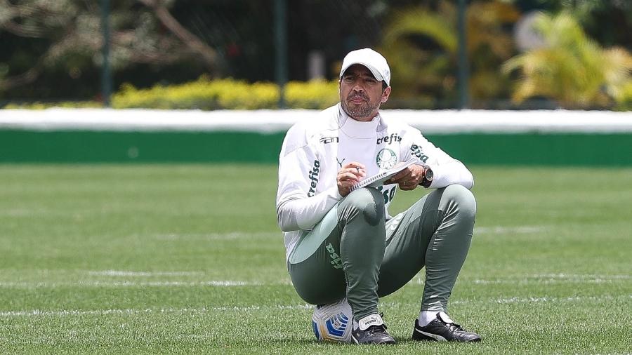 Abel Ferreira busca equilíbrio para montar o time do Palmeiras | Imagem: Cesar Greco