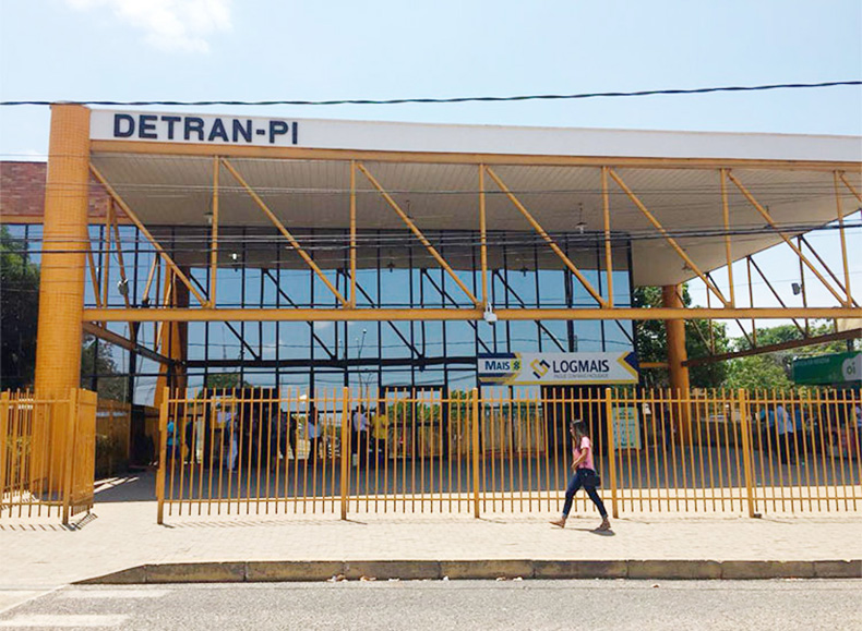 Serviços do Detran ficam suspensos por mais um dia para migração de sistema