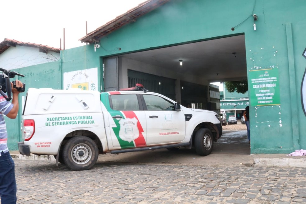 Quase 400 presos ganham benefício da saída temporária de Natal no Piauí