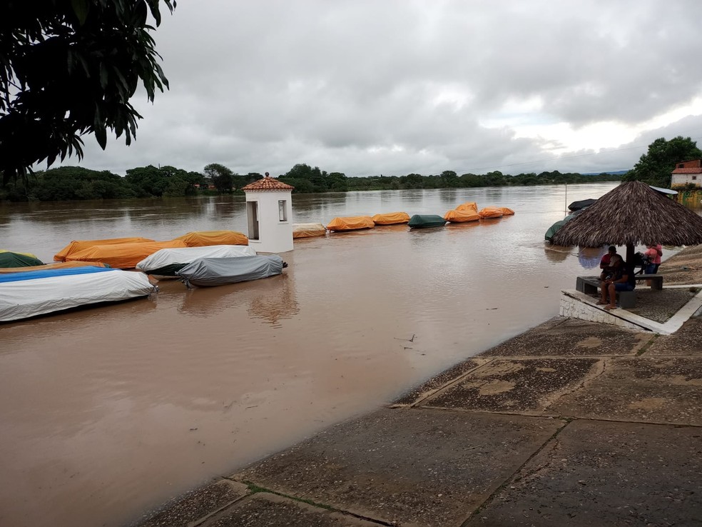 Rio Parnaíba está na cota de alerta nos municípios de Floriano e Luzilândia