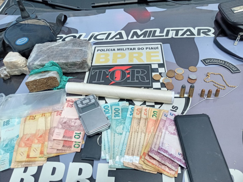 Em menos de 15 dias, adolescente é apreendida duas vezes com drogas e munições