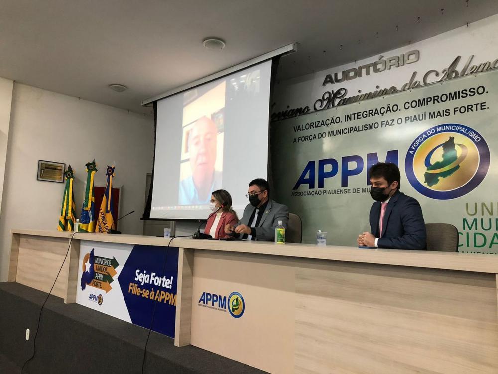 Prefeitos do Piauí relatam dificuldades com reajuste de 33% no piso dos professores