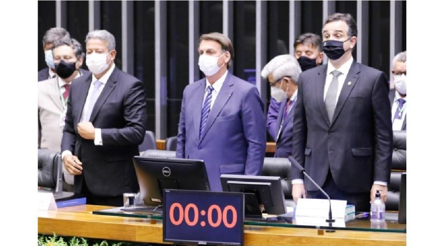 Bolsonaro na abertura do ano legislativo, ao lado de Arthur Lira (esq.) e Rodrigo Pacheco | Imagem: Marina Ramos/Câmara dos Deputados