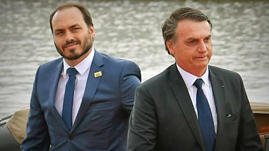 O vereador Carlos Bolsonaro com seu pai, o presidente Jair Bolsonaro | Imagem: Geraldo Magela | Agência Senado