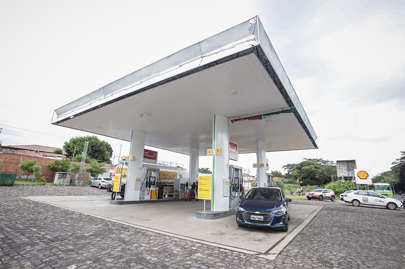 Procon notifica postos por preço abusivo e recebe denúncia de gasolina a R$ 7,35