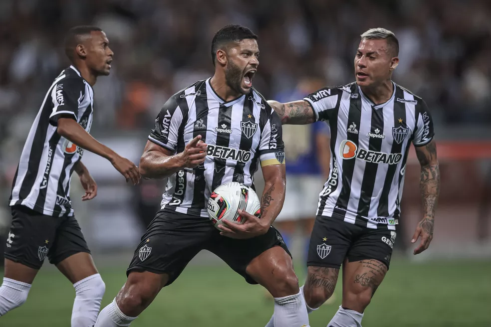 Hulk, Ademir e Vargas: os nomes do Atlético-MG no clássico — Foto: Pedro Souza/Atlético
