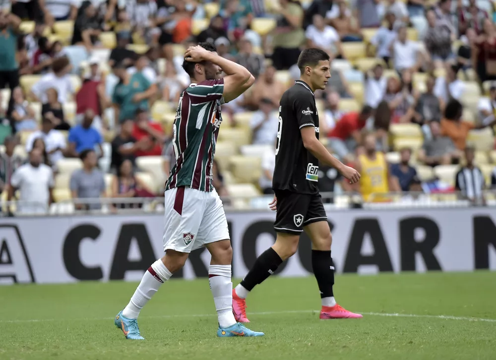Martinelli se lamenta em Fluminense x Botafogo, no Maracanã — Foto: André Durão