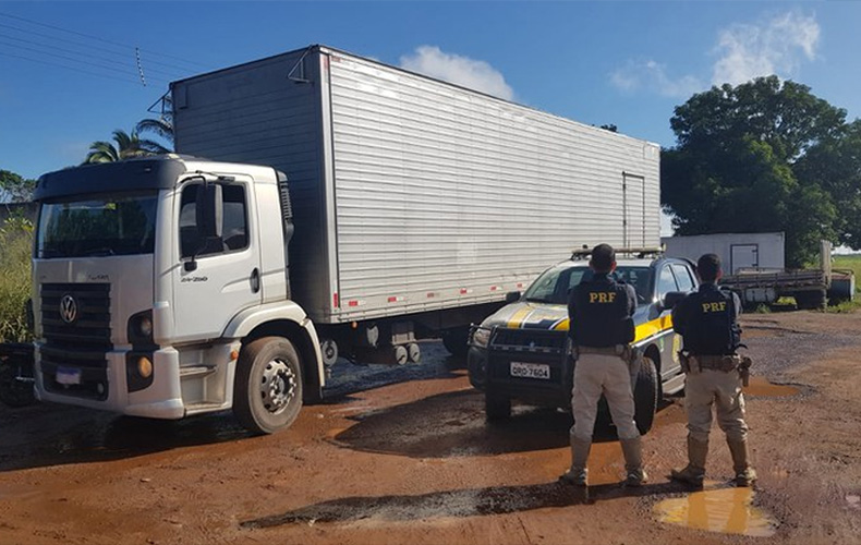 PRF apreende quase R$ 2 milhões de contrabando nas rodovias do Piauí
