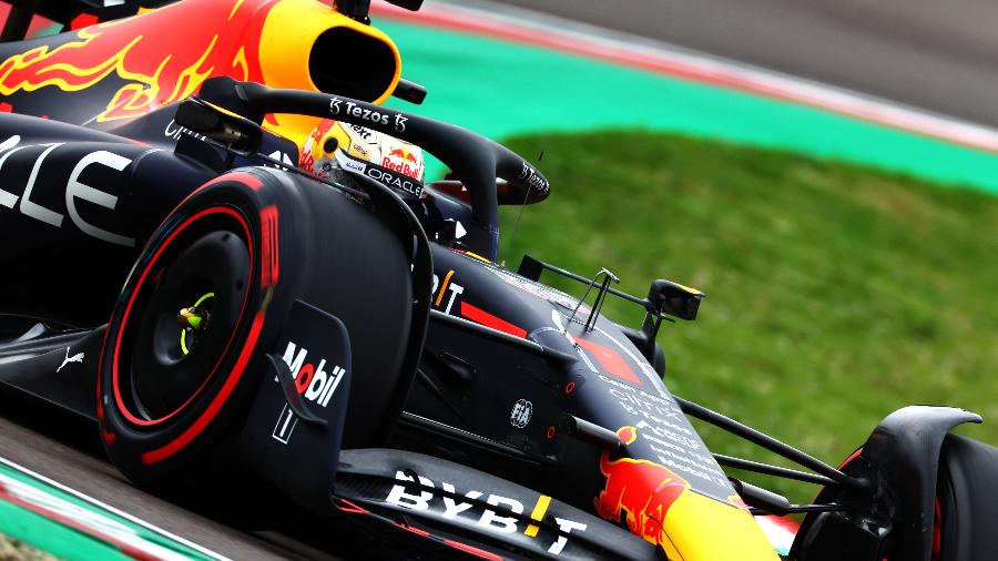 Max Verstappen, da Red Bull, durante treino classificatório do GP da Emilia-Romagna | Imagem: Mark Thompson/Getty Images