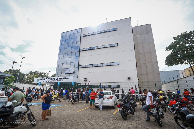 Eleitor tem até hoje para emitir, transferir e regularizar título