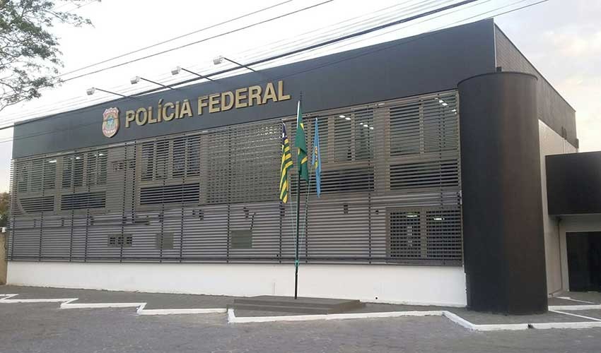 Polícia Federal faz reintegração de posse em apartamentos no Parque Brasil