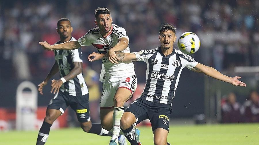 Jonathan Calleri, durante a partida entre São Paulo e Santos | Imagem: Paulo Pinto/São Paulo FC
