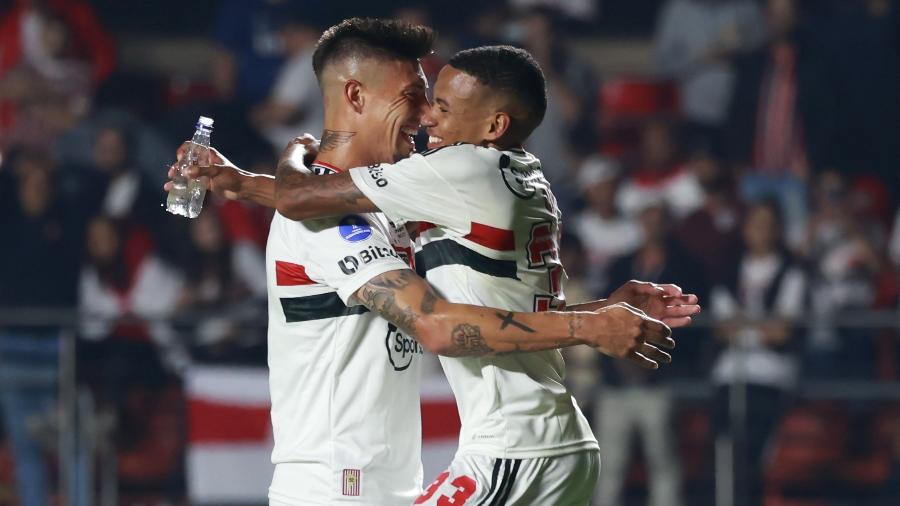 Caio comemora gol do São Paulo sobre o Ayacucho pela Sul-Americana | Imagem: Marcello Zambrana/AGIF