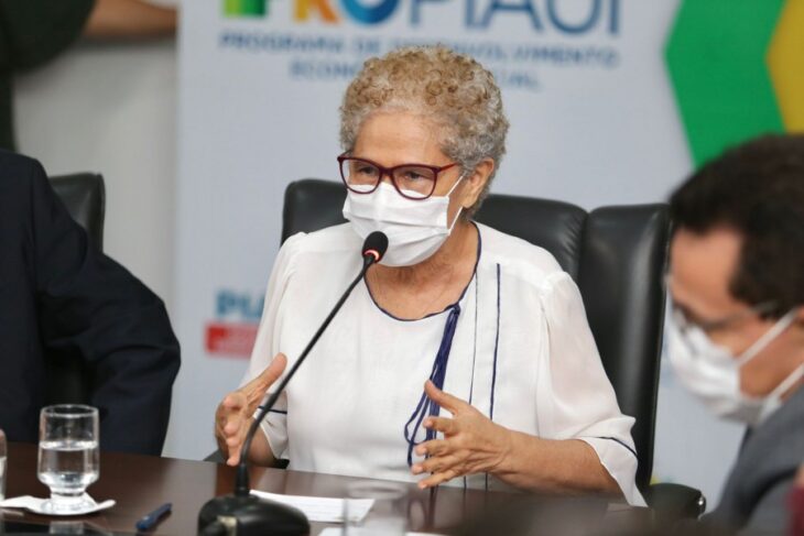 Piauí vai exigir passaporte de vacina contra Covid com a 4ª dose nos órgãos públicos, diz governadora