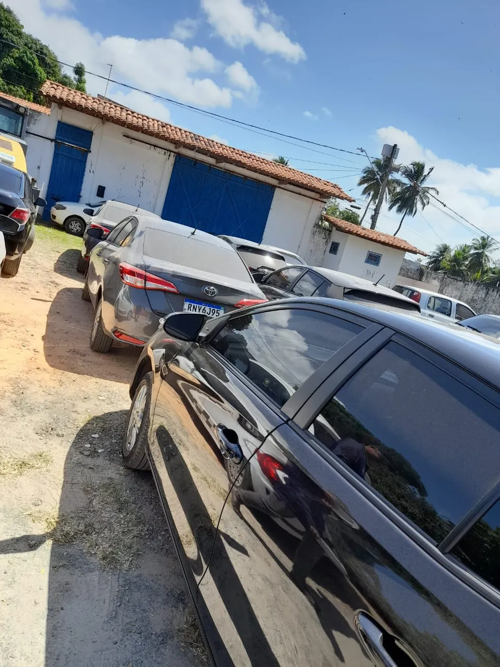 Carro levado em crime milionário contra locadora é localizado no Centro de Teresina