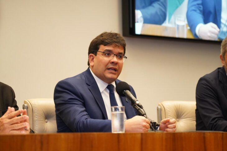 Primeira fase da ferrovia Transnordestina será entregue até 2026, garante governador