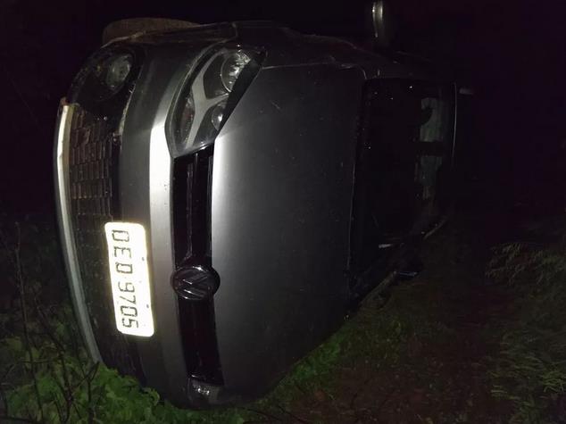 Carro desce barranco, capota e criança de 7 anos morre na PI-238