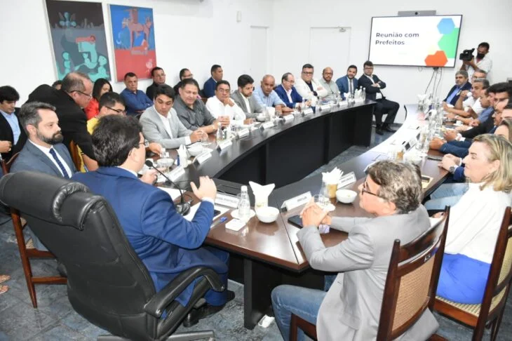 Governador Rafael Fonteles destaca telessaúde em reunião com prefeitos