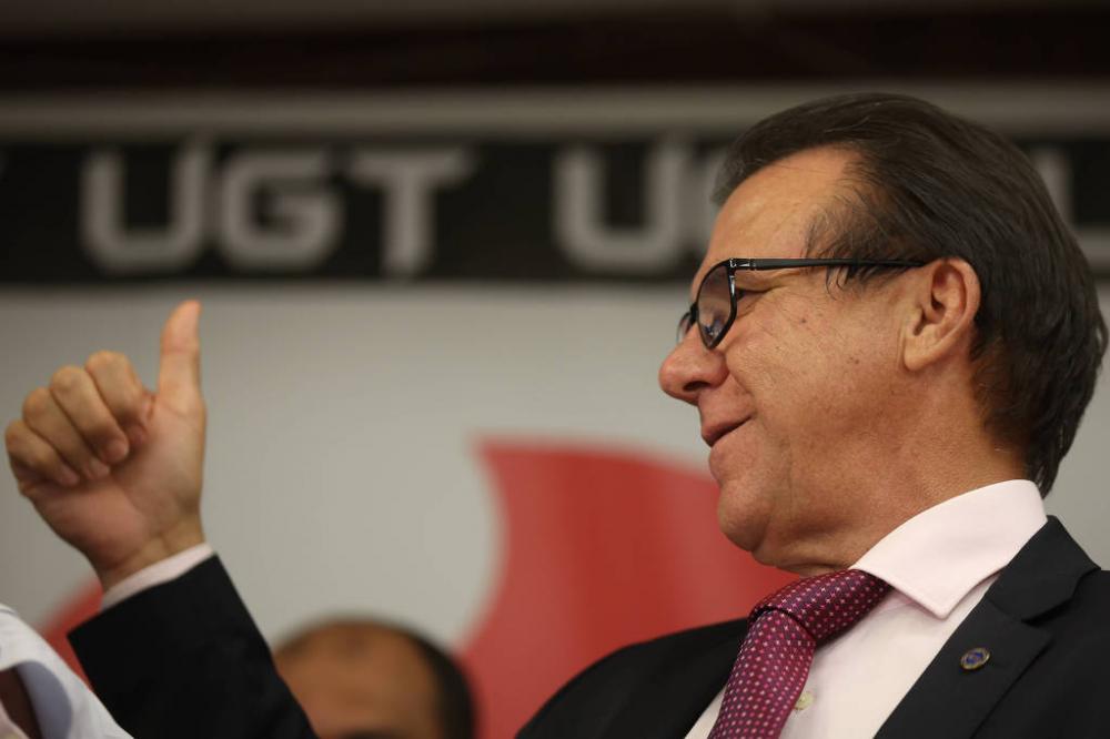 Ministro do Trabalho, Luiz Marinho, após participar de reunião na central sindical União Geral dos Trabalhadores - Zanone Fraissat/ Folhapress
