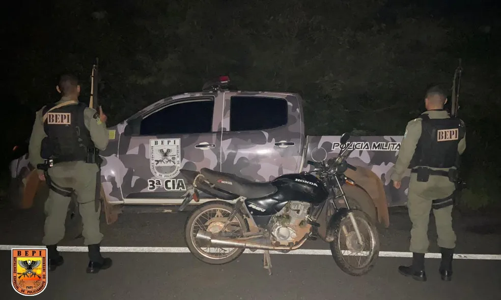 Suspeitos de assalto morrem após reagir a abordagem policial na BR-407, no Piauí — Foto: Polícia Militar
